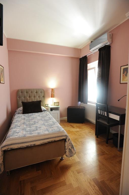B&B Aurora Domus D'A-Mare Pesaro Rom bilde